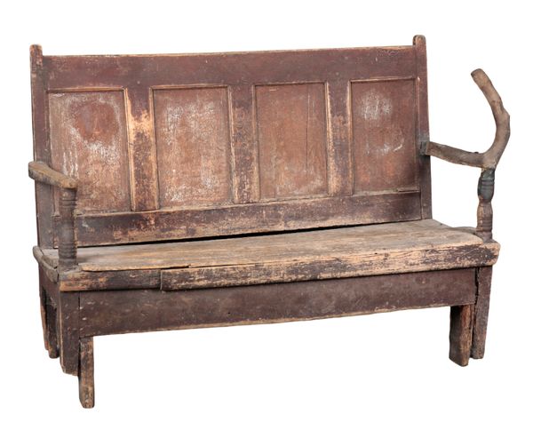 A PRIMITIVE OAK SETTLE