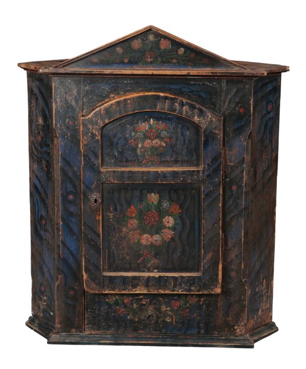 A CONTINENTAL PAINTED PINE HANGING CORNER CUPBOARD