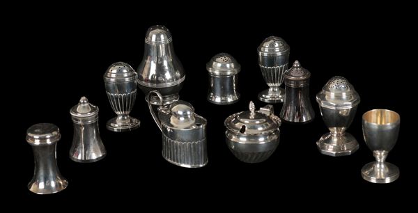 A PAIR OF GEORGE V SILVER URN FORM PEPPER POTS