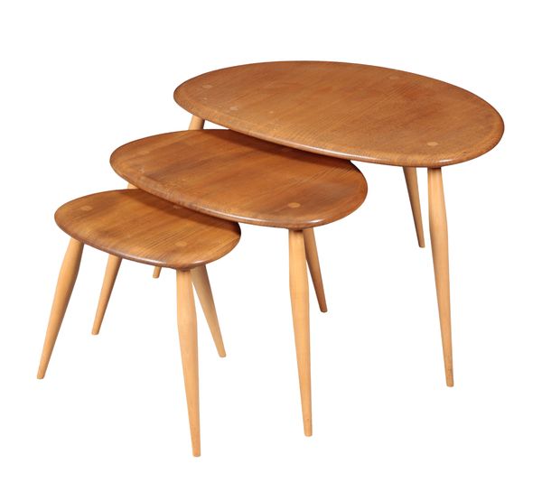 A NEST OF THREE ERCOL ELM 'PEBBLE' OCCASIONAL TABLES