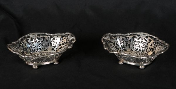 A PAIR OF EDWARD VII SILVER OVAL BONBON DISHES