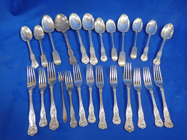 A QUANTITY OF SILVER PLATED CUTLERY