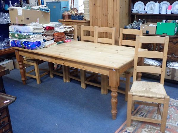 A LARGE VICTORIAN STYLE PINE FARMHOUSE KITCHEN TABLE