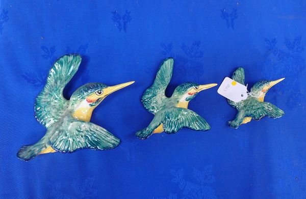 A SET OF THREE BESWICK FLYING KINGFISHERS