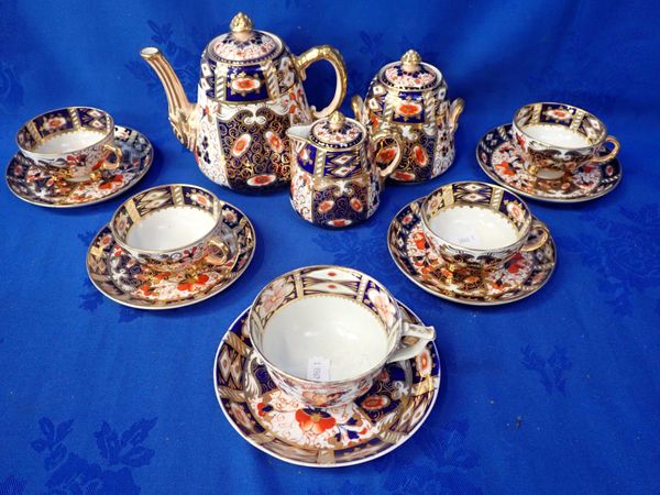 A DAVENPORT IMARI PATTERN PART TEA  SET