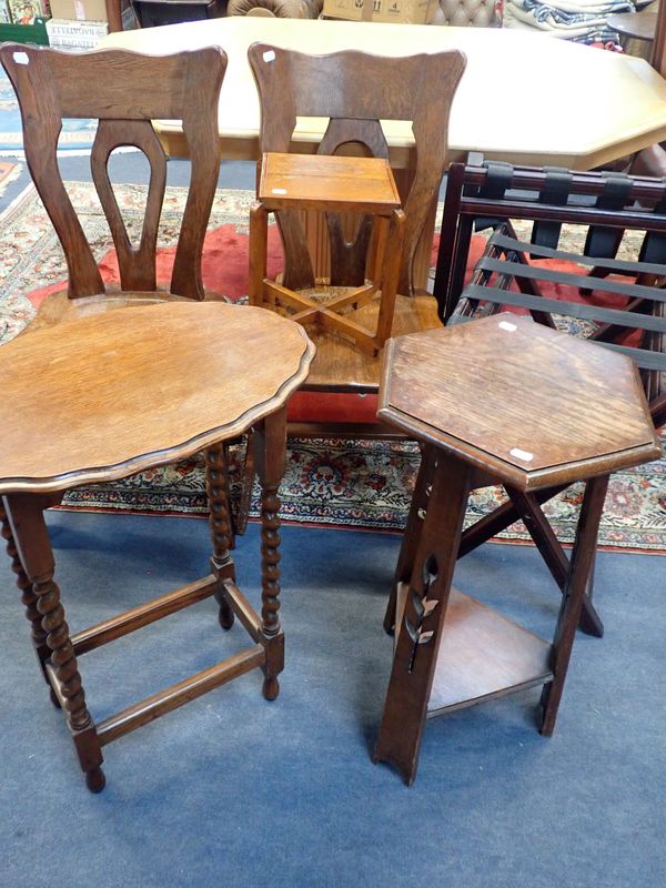 AN OAK ARTS AND CRAFTS PERIOD  OCCASIONAL TABLE