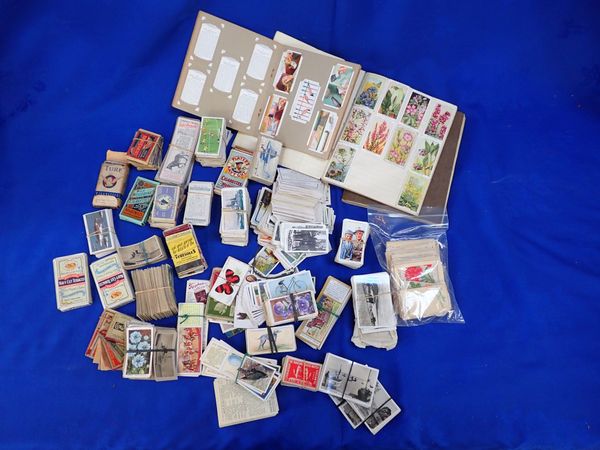 A COLLECTION OF CIGARETTE CARDS,INCLUDING KENSITAS SILKS