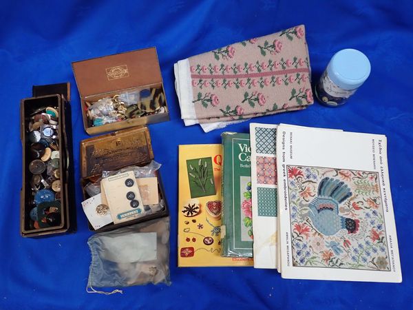 A QUANTITY OF SEWING AND NEEDLEWORK RELATED ITEMS