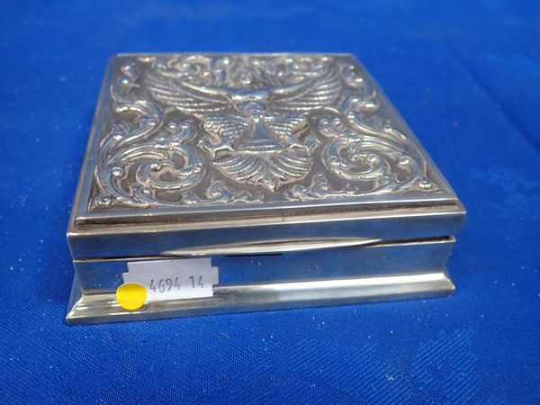 AN INDIAN SILVER CIGARETTE BOX