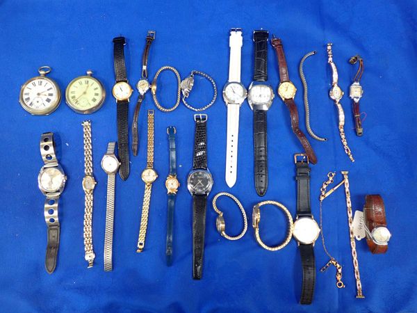 A QUANTITY OF LADIES AND GENTLEMEN'S WATCHES