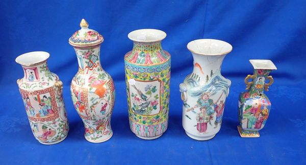 FIVE CHINESE FAMILLE ROSE VASES