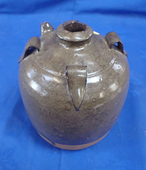 A KOREAN (?) POURING VESSEL