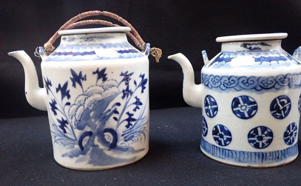 A CHINESE BLUE AND WHITE TEAPOT