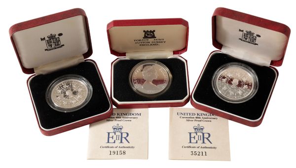 A ROYAL MINT CORONATION 40TH ANNIVERSARY SILVER PROOF CROWN