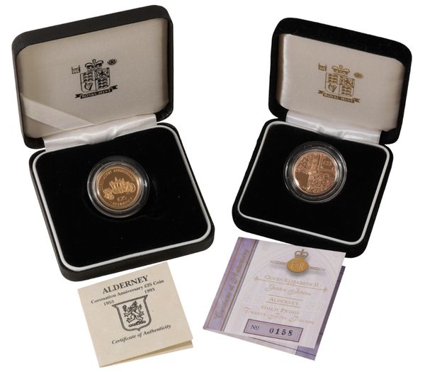 A 2002 ROYAL MINT QUEEN ELIZABETH II GOLD JUBILEE ALDERNEY GOLD PROOF £25 COIN
