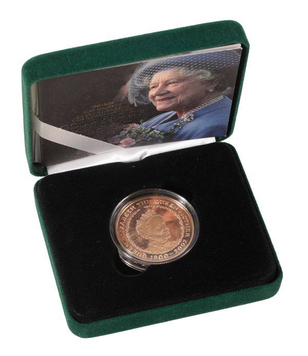 A ROYAL MINT 1900 - 2002 GOLD PROOF MEMORIAL £5 CROWN