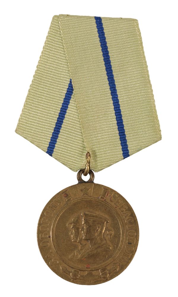 WW2 RUSSIAN MEDAL FOR THE DEFENCE OF SEBASTOPOL
