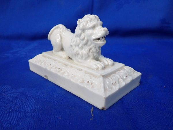 A BLANC DE CHINE  CROUCHING LION