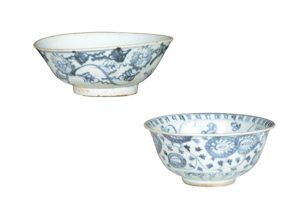 AN ANNAMESE BLUE AND WHITE BOWL