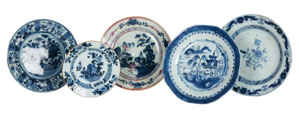 A CHINESE EXPORT PLATE