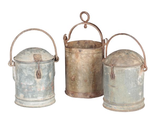 A GROUP OF THREE GALVANISED METAL DAIRY CANS