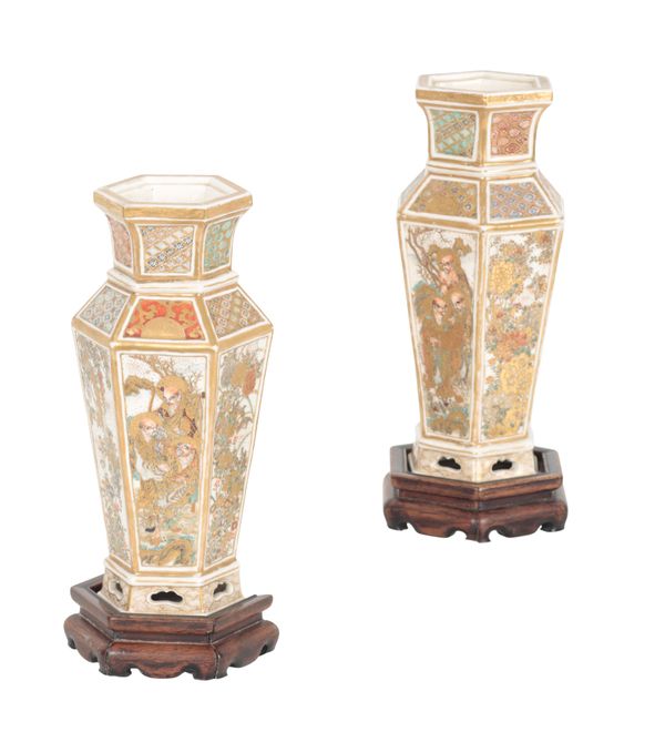 A PAIR OF JAPANESE SATSUMA VASES