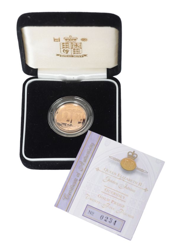 A 2002 ROYAL MINT QUEEN ELIZABETH II GOLDEN JUBILEE GUERNSEY GOLD PROOF £25 COIN