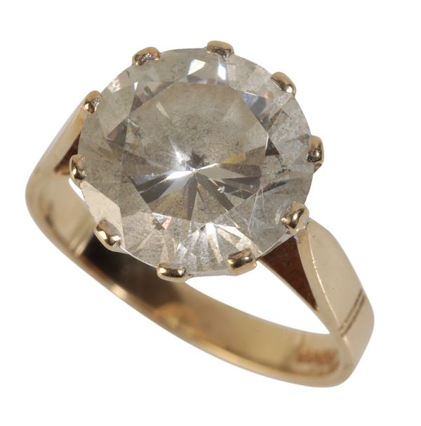 A CLEAR PASTE SOLITAIRE RING