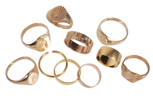 A COLLECTION OF GOLD WEDDING BANDS AND SIGNET RINGS