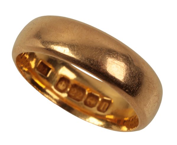 A 22CT YELLOW GOLD WEDDING BAND