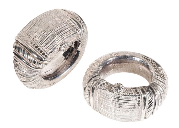 A PAIR OF ZANZIBAR SILVER ANKLETS