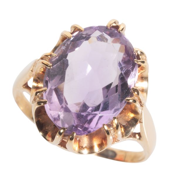 AN AMETHYST DRESS RING