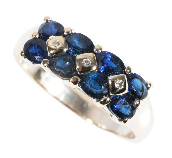 A SAPPHIRE AND DIAMOND DRESS RING