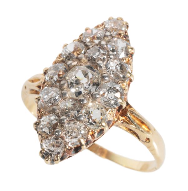 A DIAMOND CLUSTER RING