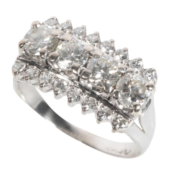 A DIAMOND CLUSTER DRESS RING