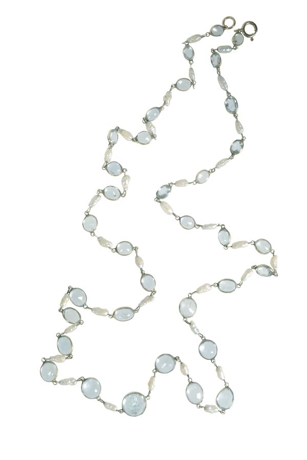 AN AQUAMARINE AND BAROQUE PEARL NECKLACE