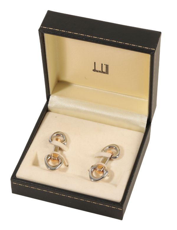 DUNHILL: A PAIR OF GENTLEMAN'S GOLD CUFFLINKS