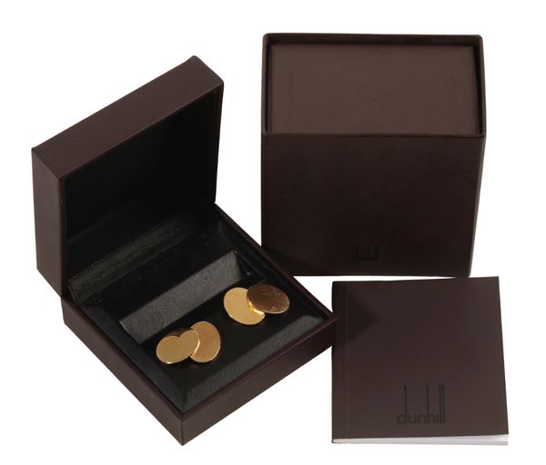 DUNHILL: A PAIR OF GENTLEMAN'S GOLD CUFFLINKS