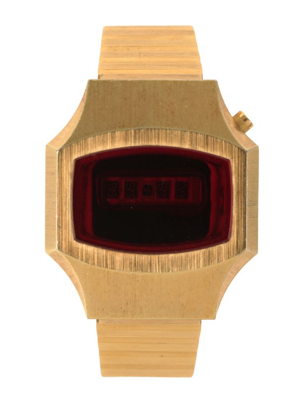 SEARS ROEBUCK & CO: A GENTLEMAN'S DIGITAL GOLD-PLATED BRACELET WATCH