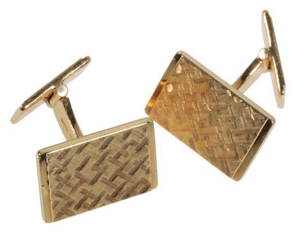 PIAGET: A PAIR OF GENTLEMANS 18CT GOLD CUFFLINKS