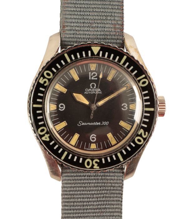 OMEGA SEAMASTER 300: A GENTLEMAN'S STAINLESS STEEL WRISTWATCH