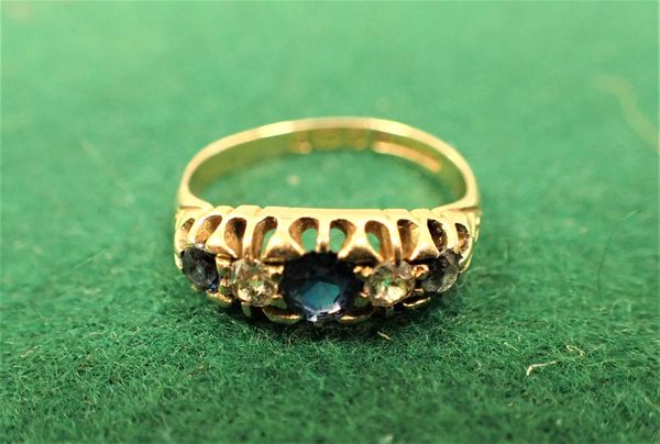 BLUE AND WHITE STONE 18CT GOLD RING