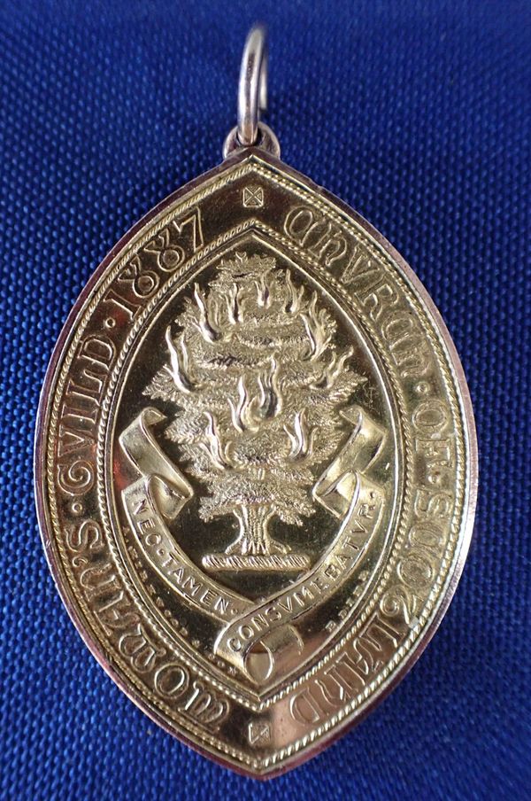 A 9CT GOLD MEDAL: ST MINIAN'S CHURCH, ABERDEEN