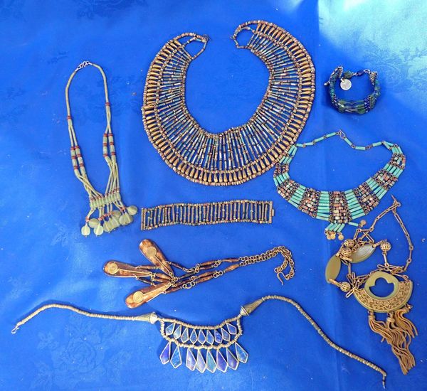 AN EGYPTIAN STYLE FRINGE NECKLACE