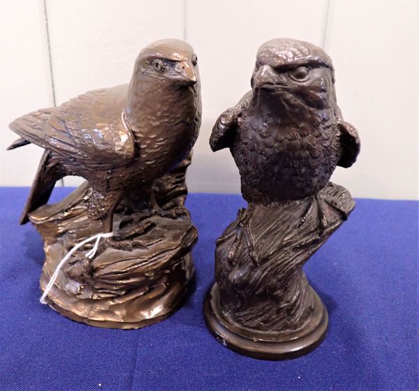 PAIR OF BIRD MODELS