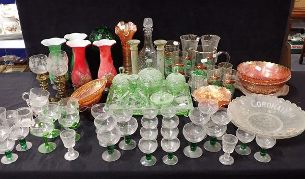 A VARIED COLLECTION OF GLASSWARE