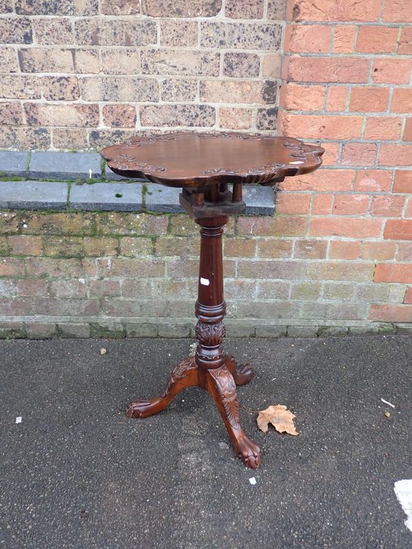 A REPRODUCTION CHIPPENDALE TRIPOD 'BIRDCAGE' TABLE