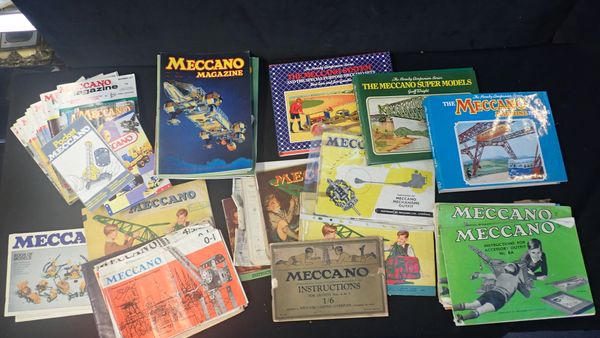 A COLLECTION OF MECCANO LITERATURE, BOOKS, MAGAZINES ETC