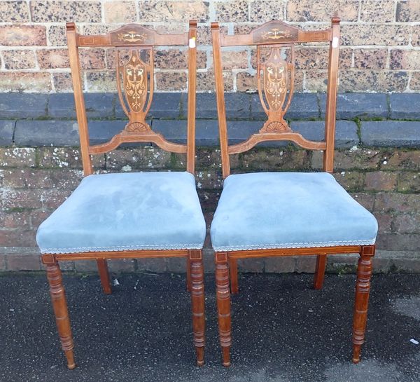 A PAIR OF LATE VICTORIAN ROSEWOOD AND MARQUETRY SIDE CHAIRS