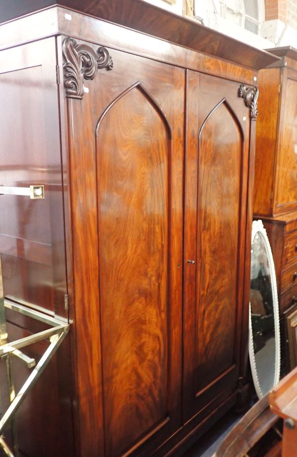 A WILLIAM IV MAHOGANY WARDROBE